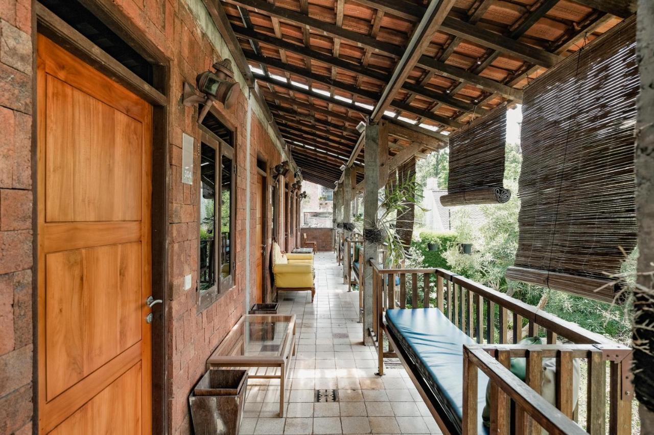 Bed and Breakfast Djajanti House Semarang Zewnętrze zdjęcie