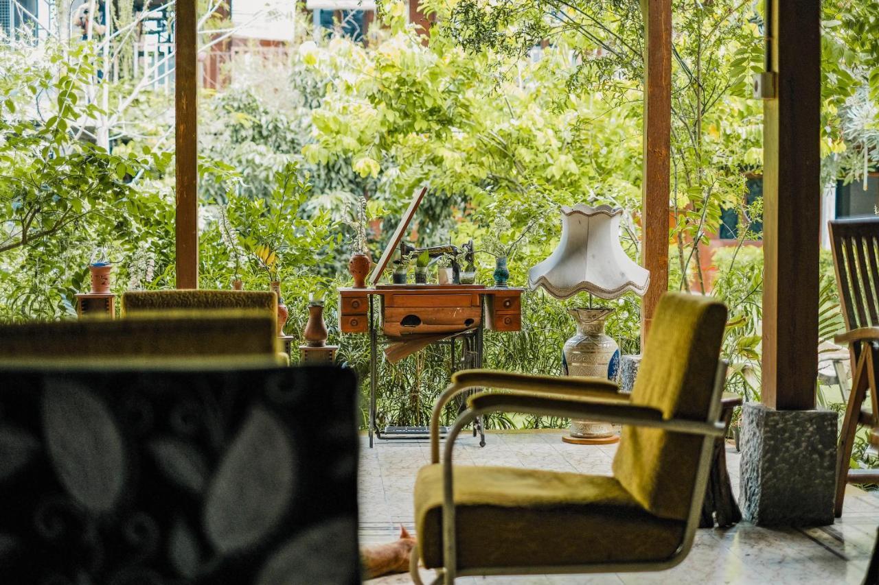 Bed and Breakfast Djajanti House Semarang Zewnętrze zdjęcie