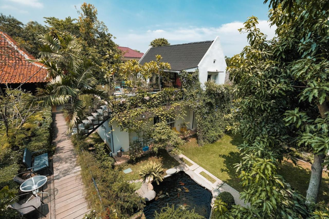Bed and Breakfast Djajanti House Semarang Zewnętrze zdjęcie