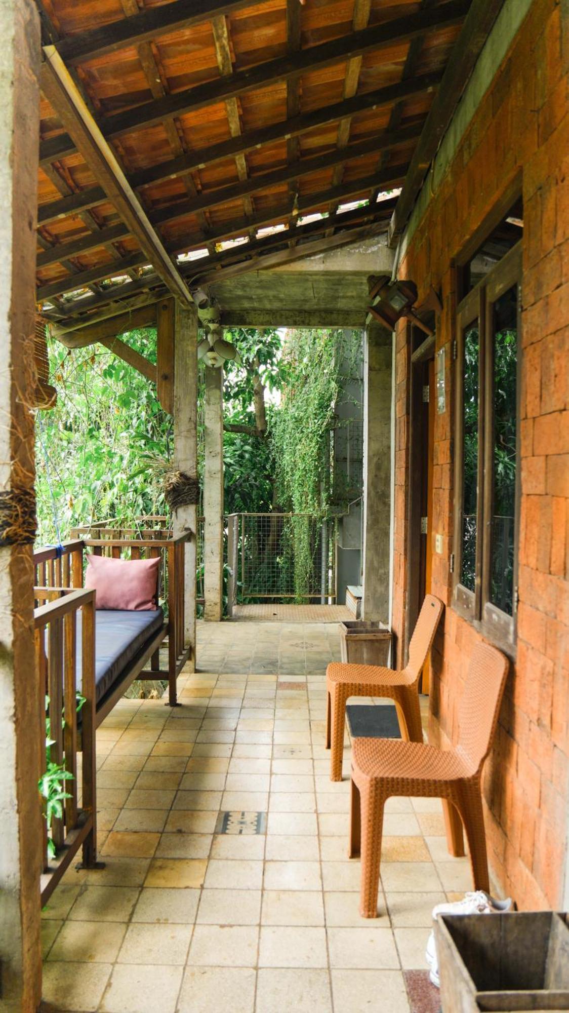Bed and Breakfast Djajanti House Semarang Zewnętrze zdjęcie