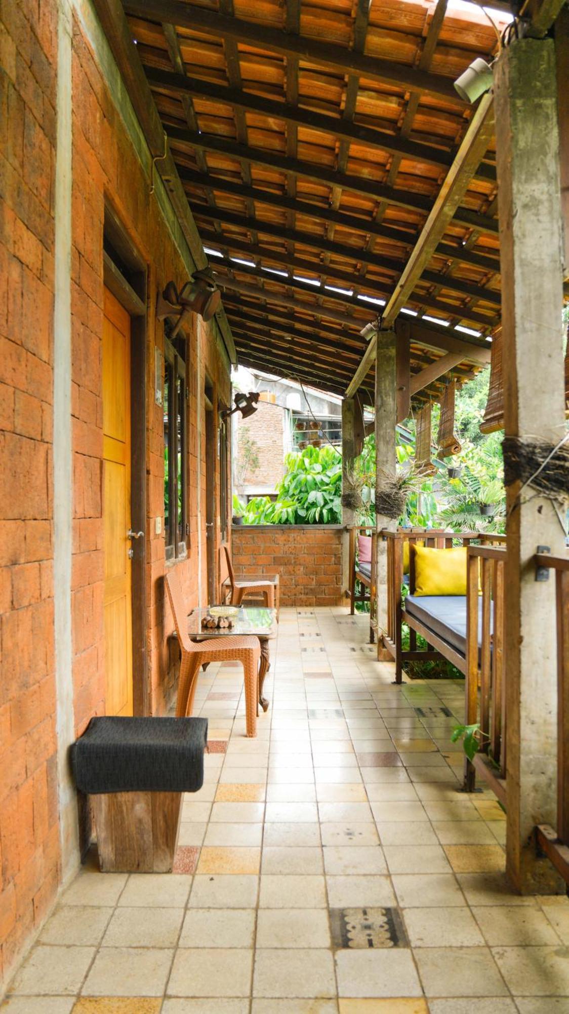 Bed and Breakfast Djajanti House Semarang Zewnętrze zdjęcie