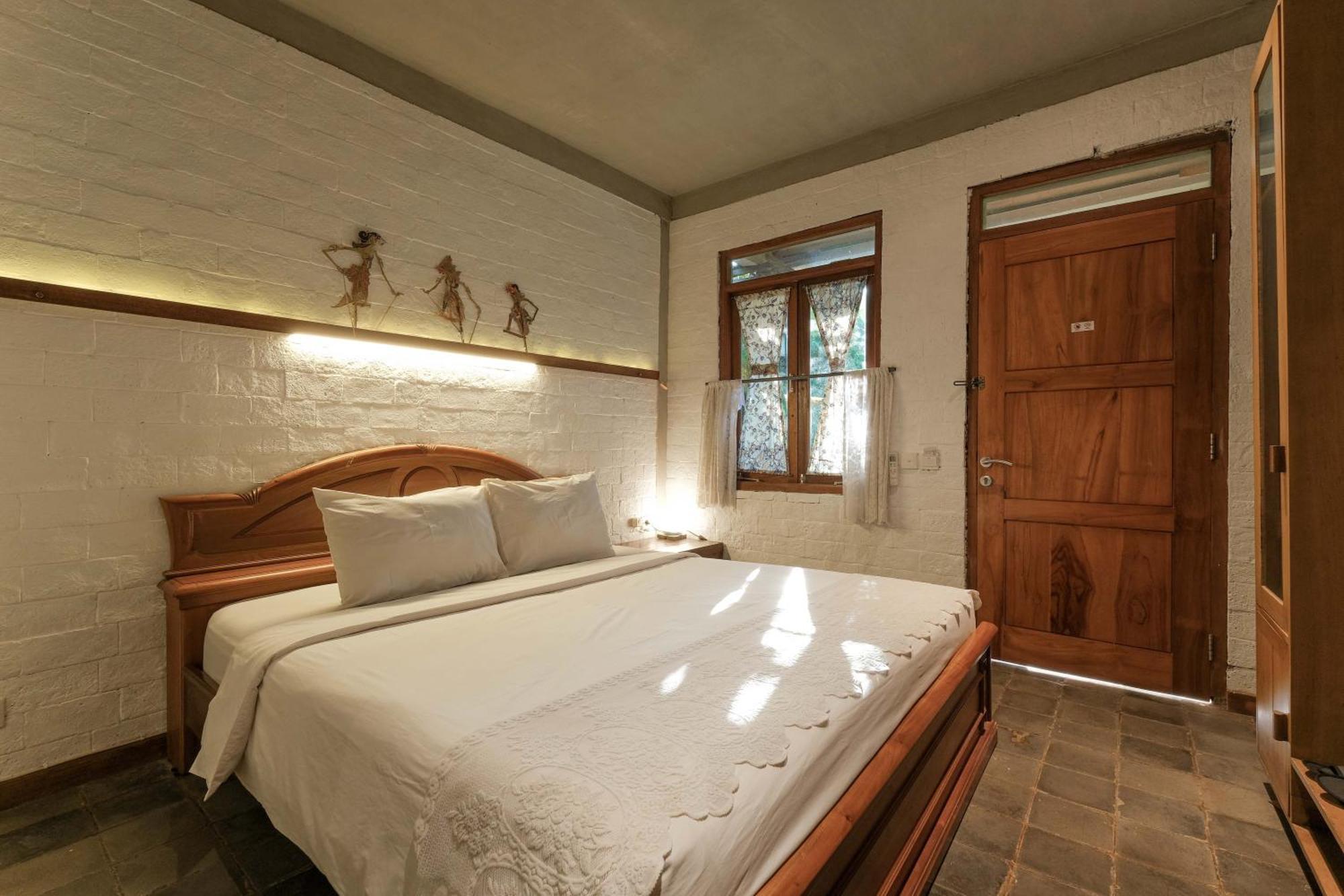 Bed and Breakfast Djajanti House Semarang Zewnętrze zdjęcie