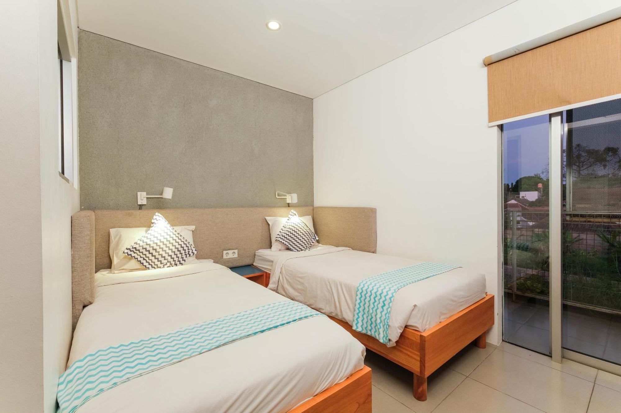 Bed and Breakfast Djajanti House Semarang Zewnętrze zdjęcie