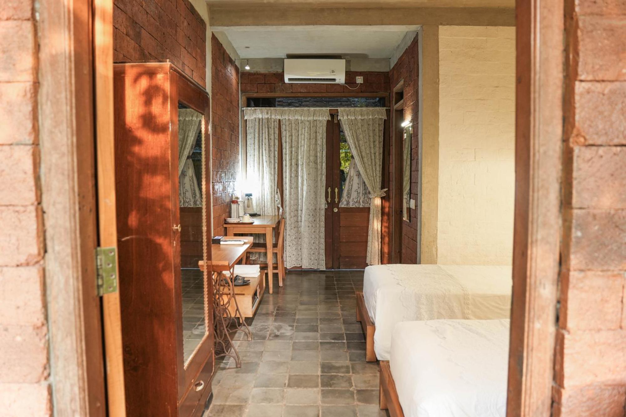 Bed and Breakfast Djajanti House Semarang Zewnętrze zdjęcie
