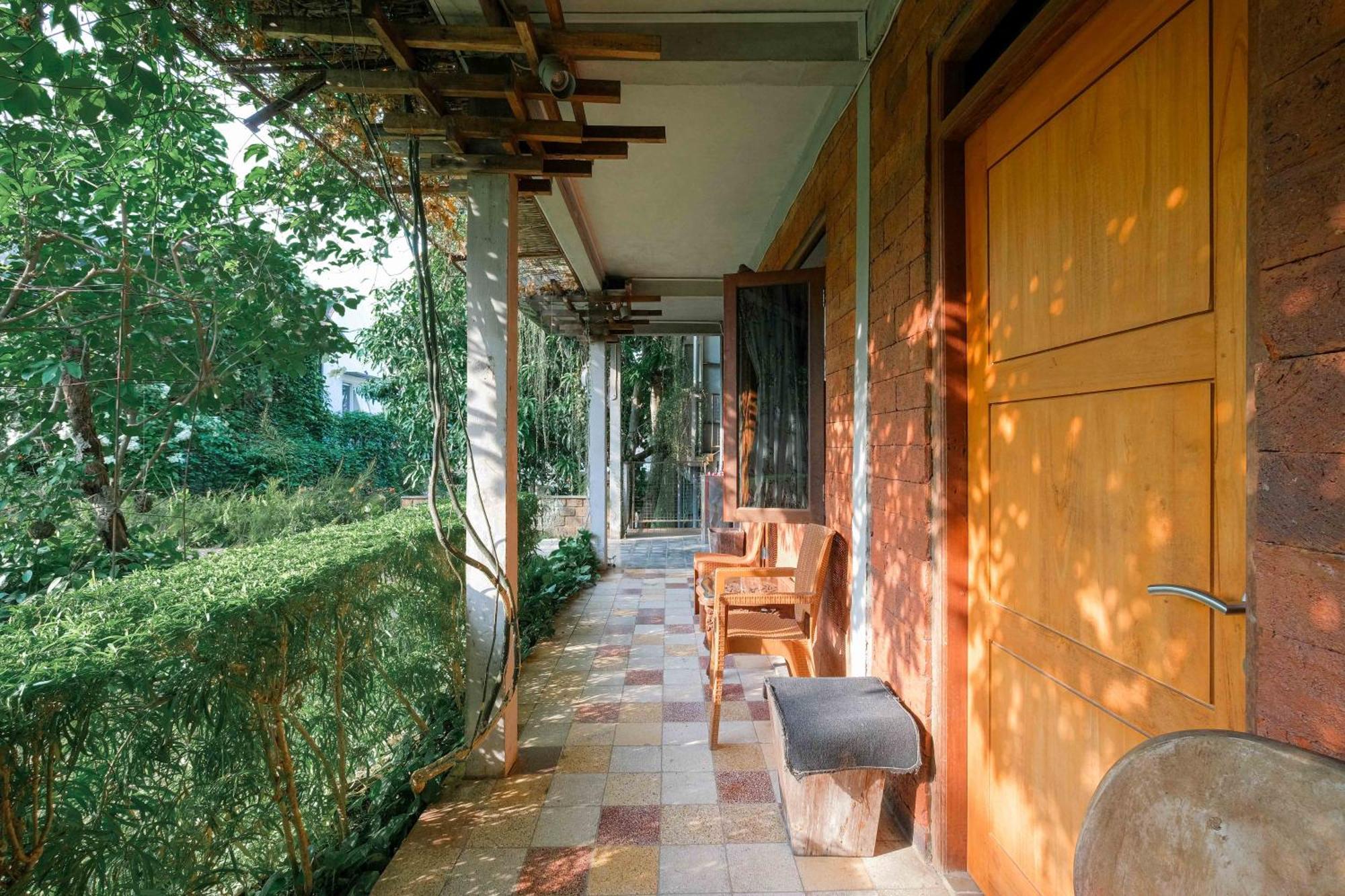 Bed and Breakfast Djajanti House Semarang Zewnętrze zdjęcie